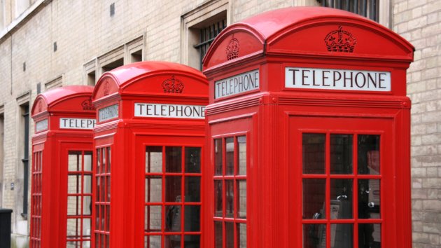 London Phone Booths Become Cell Phone Charging Stations