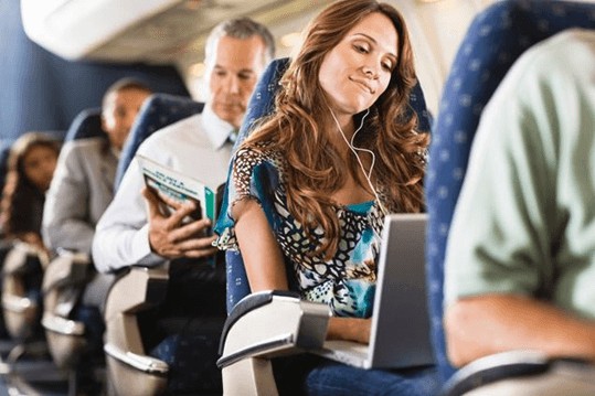 Cell phone use on airplanes