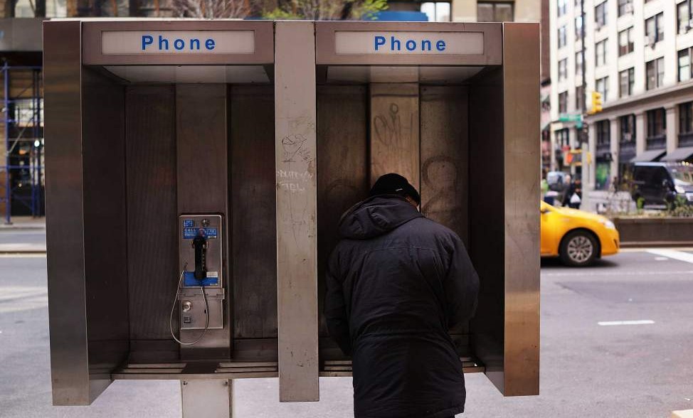 cell phone charging stations nyc|public phone charging stations new york city